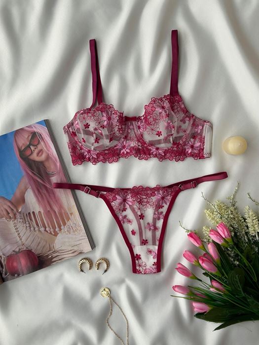 Vişne Çürüğü Çiçek Desenli Tangalı Sütyen Takımı resmi