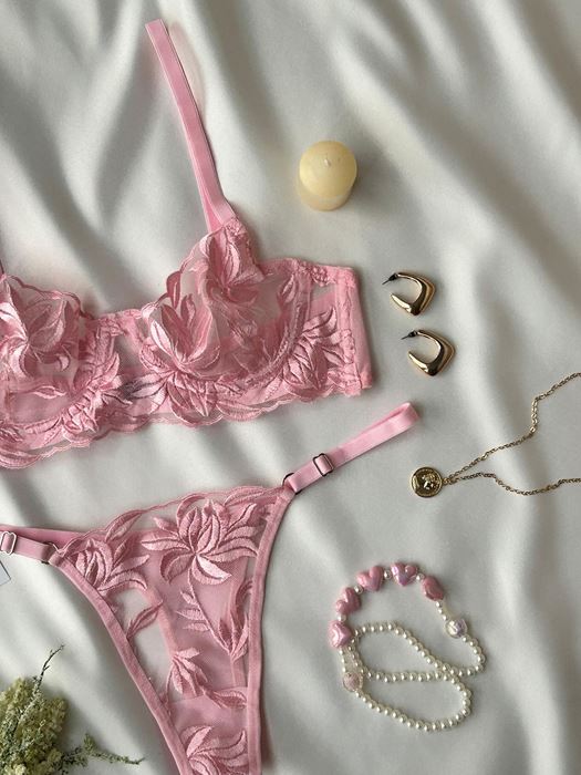 Pembe Çiçek Desenli Tangalı Sütyen Takımı resmi
