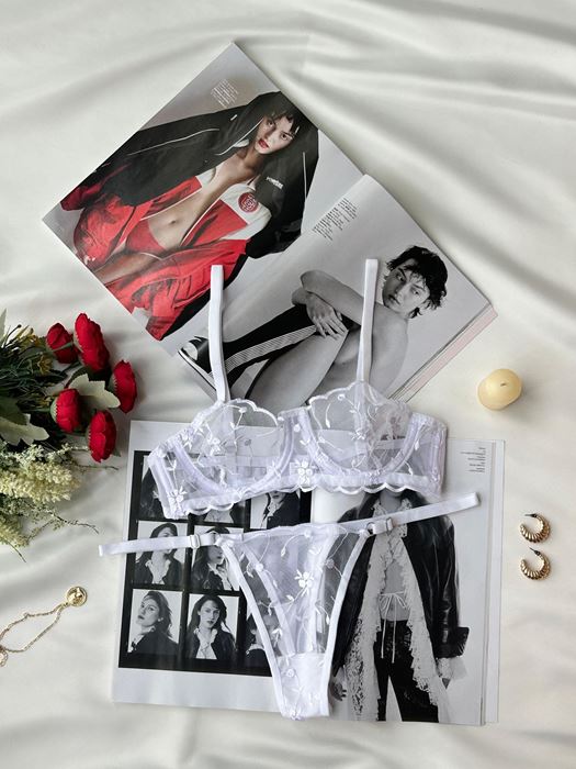 Beyaz Transparan Çiçekli Tangalı Sütyen Takımı resmi
