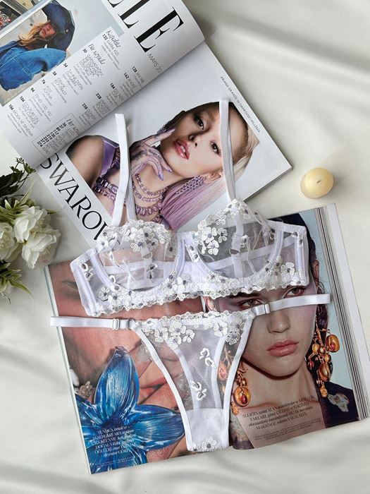 Beyaz Çiçekli Transparan Tangalı Sütyen Takımı resmi