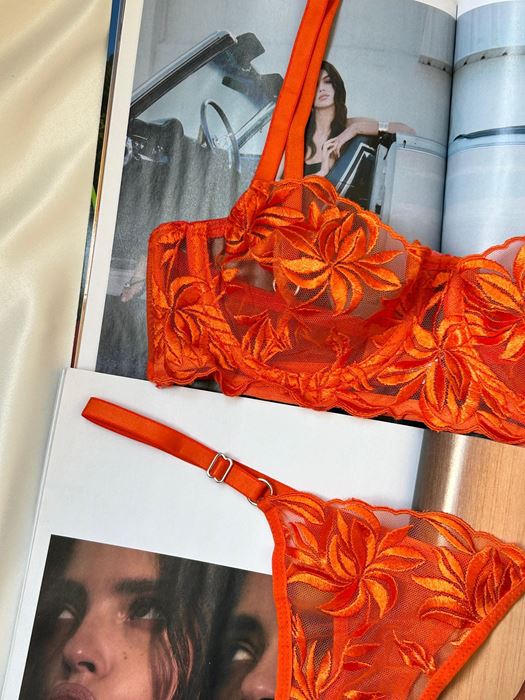 Turuncu Çiçek Desenli Tangalı Sütyen Takımı resmi